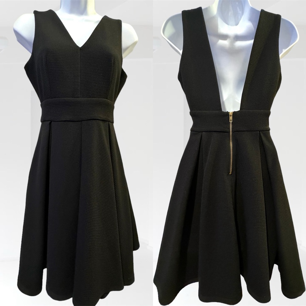 Haute Monde Black V neck sleevless